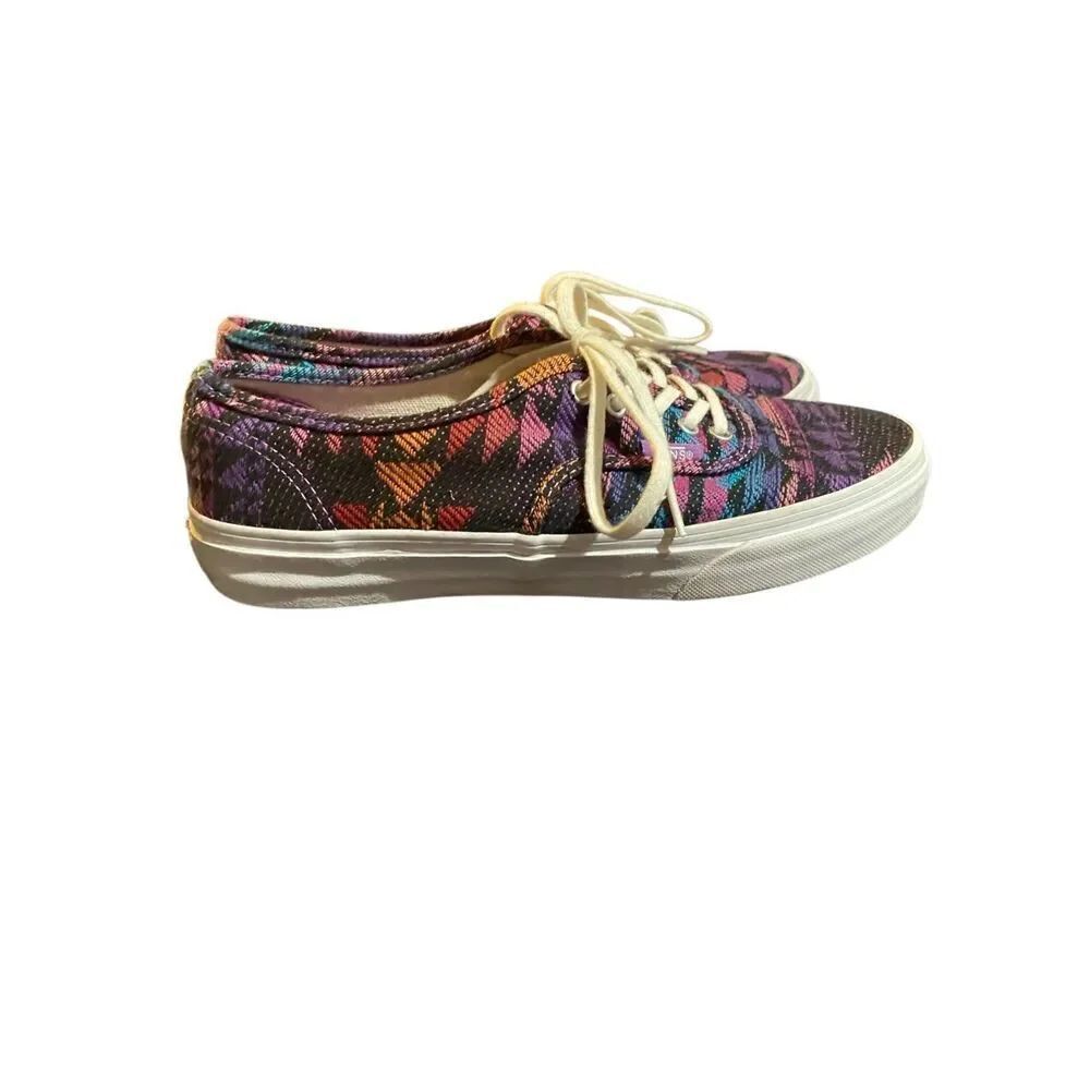Vans women’s skateboard multicolored travel print sneaker size 8